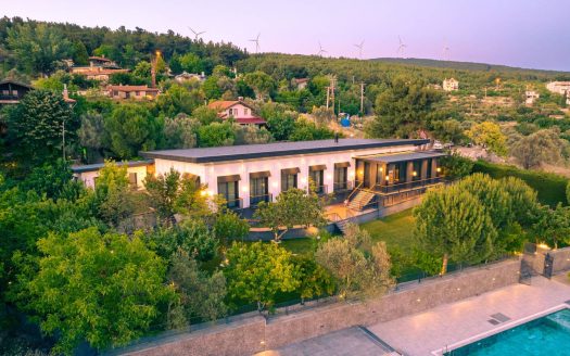MERKEZE 10 DK DOĞA İÇİNDE FULL MANZARALI EŞSİZ ULTRA LÜKS VİLLA