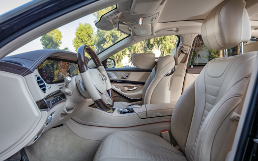 MERCEDES-BENZ S560 MAYBACH