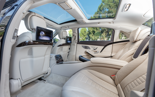 MERCEDES-BENZ S560 MAYBACH
